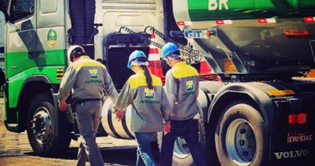 Petrobras aumenta preço da gasolina e do diesel; este é o quarto reajuste desta semana