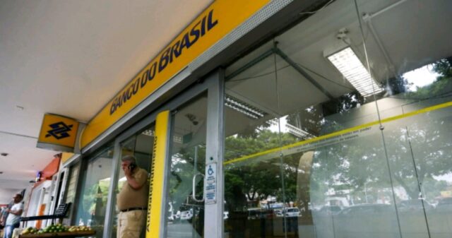 Bancos terão atendimento em horários especiais em dias de jogos do Brasil