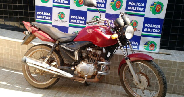 Polícia Milita recupera mais uma motocicleta
