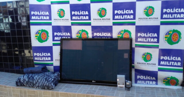 Polícia Militar apreende menores por furto em residência