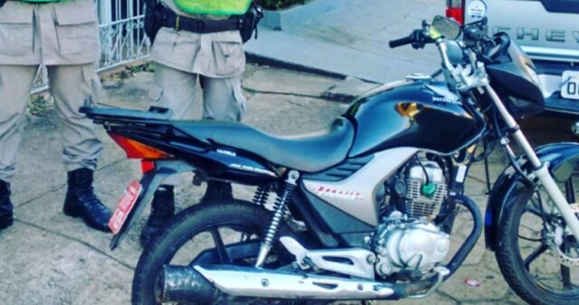 Veículo roubado e recuperado pela PMGO na GO-213 município de Ipameri