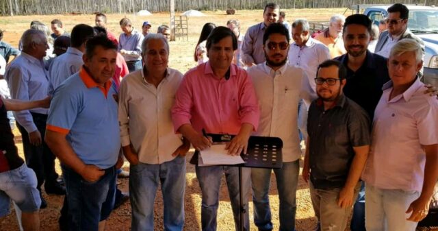 Prefeito Onofre Galdino assina contrato para início de Recapeamento Asfáltico de vias do Município