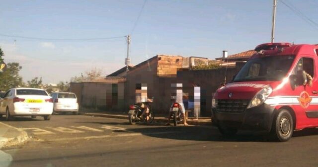 Bombeiros atende um acidente de trânsito no Bairro Jardim Primavera