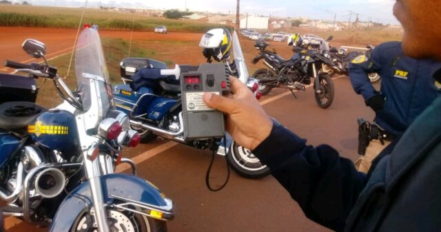 PRF reprova mais de uma centena de motoristas por embriaguez ao volante neste final de semana