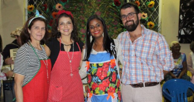 Tradicional Festa em Louvor a Santo Antônio, São João e São Pedro