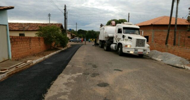 Prefeitura de Cumari juntamente com Governo do Estado de Goiás inicia a primeira etapa de recapeamento asfáltico de diversas ruas da cidade