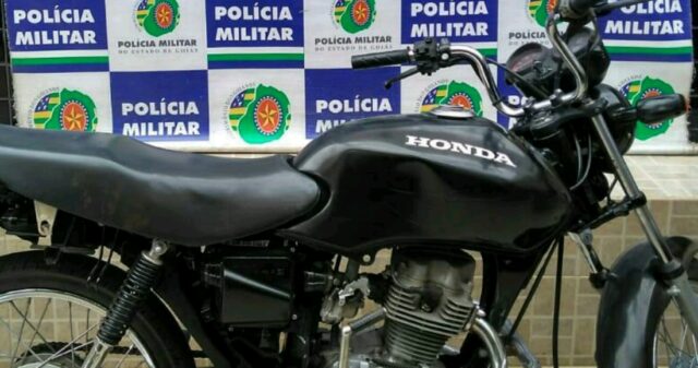 Polícia Militar localiza veículo utilizado em roubo a comércio e identifica os suspeitos do delito