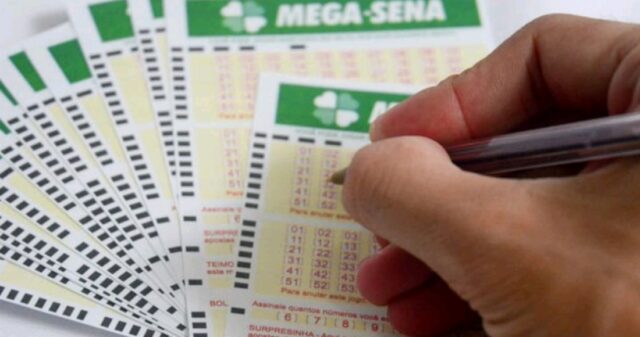 Mega-Sena acumula e pode chegar a R$ 56 milhões