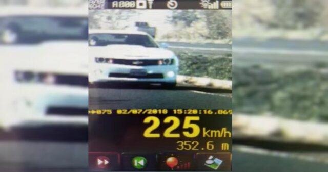 Carro atinge velocidade recorde de 225 km/h na BR-060, em Rio Verde