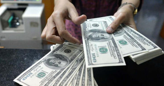 Dólar fecha a R$ 4,04, maior valor desde fevereiro de 2016