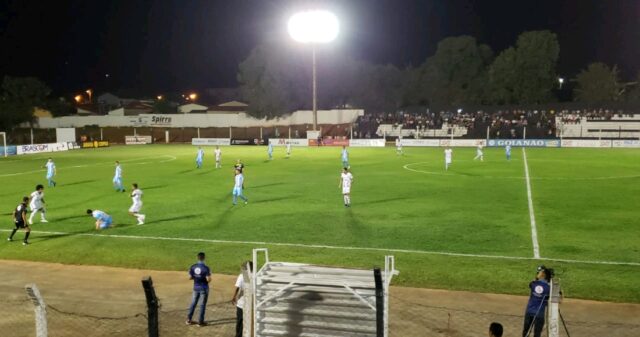 CRAC vence Jaraguá com placar de 3 x 2 e assume a liderança da competição pela primeira vez