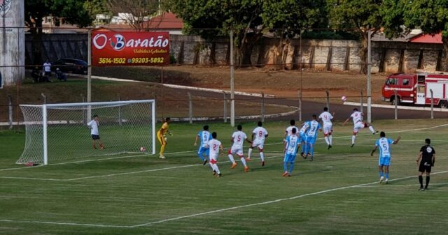 Crac vence de virada e mantém liderança no Campeonato Goiano da Divisão de Acesso