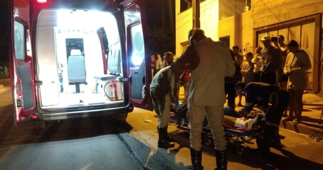 Passageiro de moto fica ferido em acidente de trânsito no Bairro Ipanema