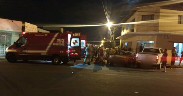 Duas crianças e uma mulher ficam feridas em acidente entre dois veículos no bairro Nossa Senhora de Fátima