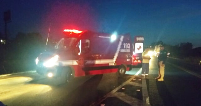 Colisão entre duas motos na BR 050 deixa duas pessoas feridas