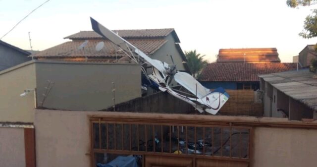 Morre criança que estava em avião que caiu sobre casa em Goiânia