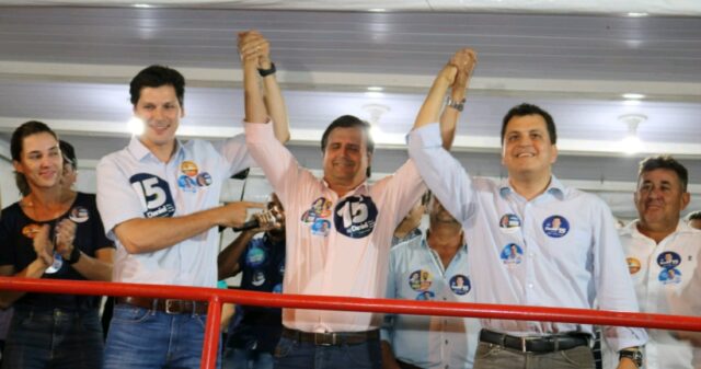 Candidato ao Governo Daniel Vilela encerra o dia de terça-feira com comício na cidade de Ouvidor ao lado do prefeito Onofre Galdino