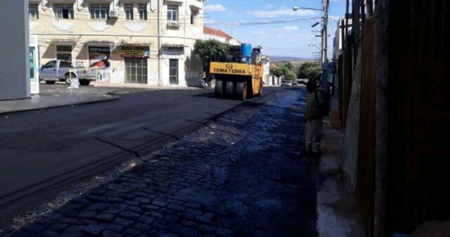 Prefeitura de Goiandira deu início a realização de pavimentação asfáltica no município