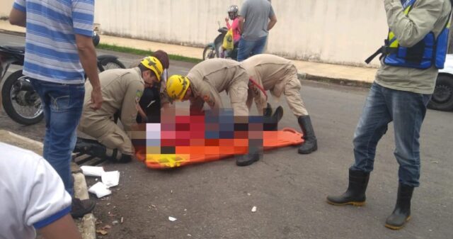 Flagrante de acidente de trânsito no bairro Santa Terezinha.