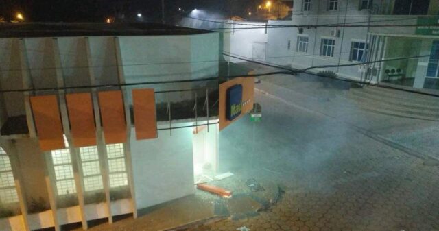 Criminosos atacam duas agências bancárias em Corumbaíba (GO)