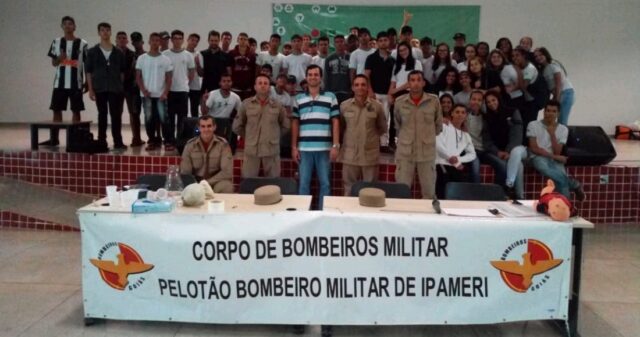 Pelotão Bombeiro Militar de Ipameri realiza curso para 300 alunos