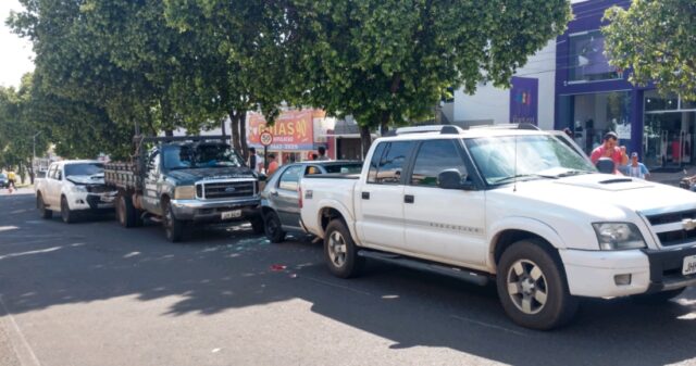 Seis veículos envolvem em acidente na Avenida Dr. Lamartine, em Catalão