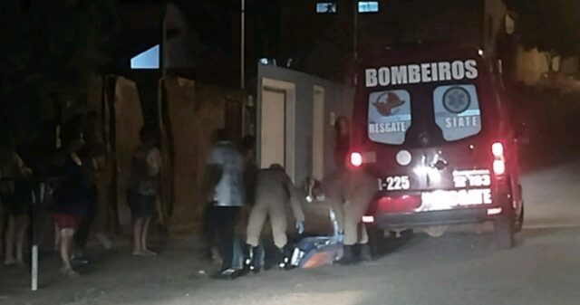 Mulher de 32 anos é agredida por vários golpes de faca dentro de sua casa, em Catalão