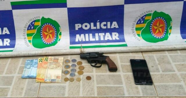 Polícia Militar realiza a prisão de suspeitos de roubo a comércio e de veículo