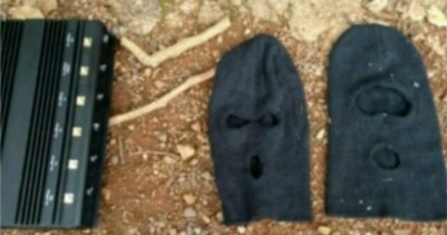 PM prende dupla de assaltantes com carga de veneno roubada avaliada em mais de 344 mil reais, em Santa Cruz de Goiás