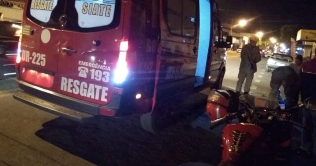 Duas pessoas ficam feridas após acidente de trânsito envolvendo duas motocicletas