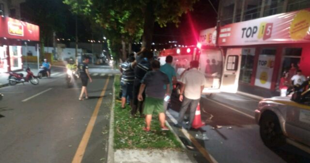 Idosa é atropelada por motocicleta em avenida de Catalão