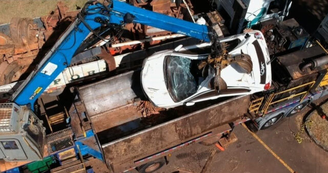PRF prensa veículos abandonados pelos donos em Catalão