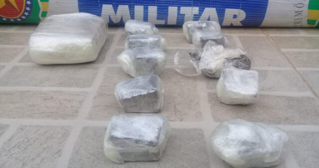 PM prende suspeito por tráfico de drogas e associação ao tráfico no Bairro Primavera