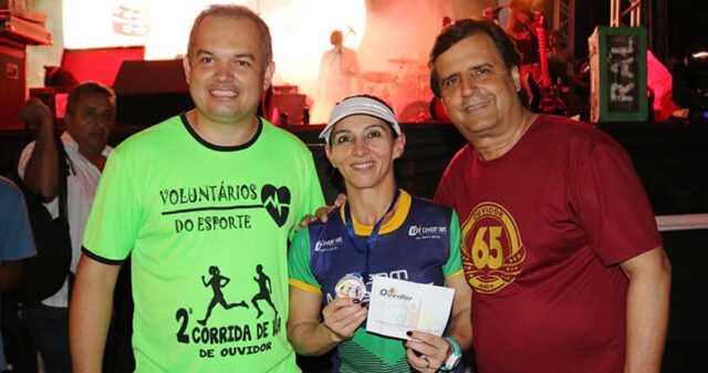 Vários atletas participam da Corrida de Rua em comemoração aos 65 anos da cidade de Ouvidor