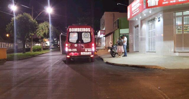 Colisão entre carro e moto deixa uma pessoa ferida na Avenida João Neves Vieira em Catalão