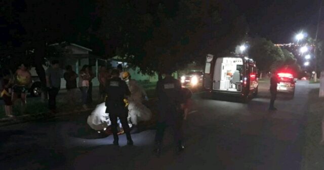Mulher fica ferida após ser atropelada em avenida de Catalão