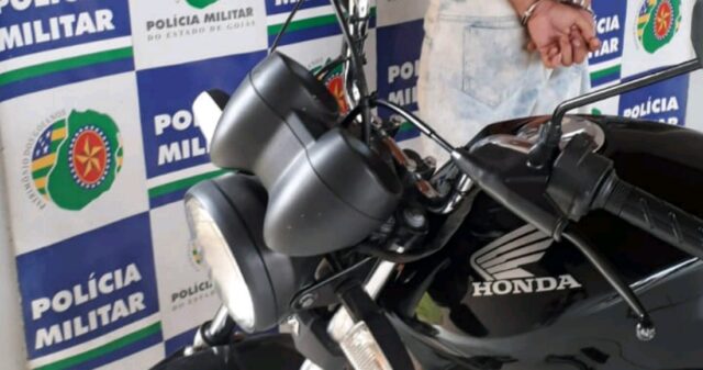 Polícia Militar recupera motocicleta furtada e prende suspeito de receptação e corrupção de menores em flagrante na cidade de Ouvidor