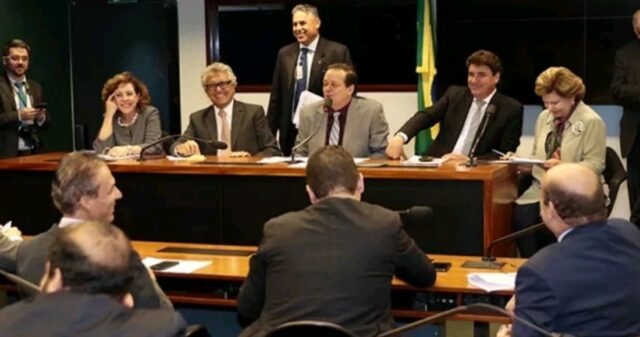 Bancada goiana define quase R$ 170 mi em emendas já para 1º ano de Caiado