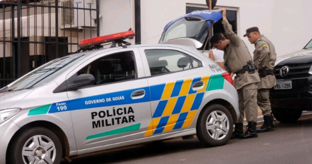Polícia Militar prende mulher em flagrante por furto de celular