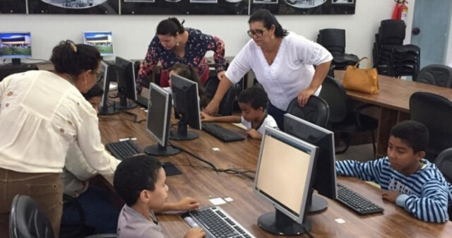 Projeto atrai visitas de escolas à biblioteca virtual de Catalão