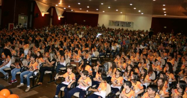 Formatura do Proerd reúne centenas de alunos da rede particular de ensino em Catalão