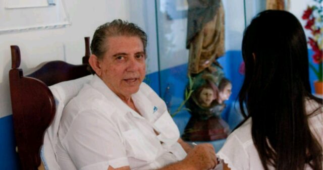 Médium João de Deus se entrega em estrada de terra de Abadiânia, em Goiás