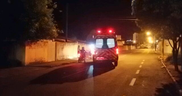 Homem é atropelado por motociclista no bairro São João, em Catalão