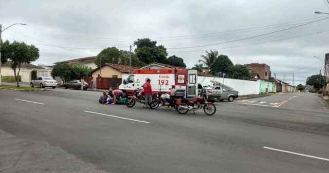 Acidente de trânsito entre duas motocicletas deixa duas pessoas feridas em Catalão
