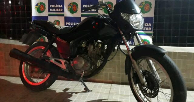 PM prende homem por desobediência à decisão judicial, casal por roubo tentado e apreensão de menor infrator nas últimas 24 horas