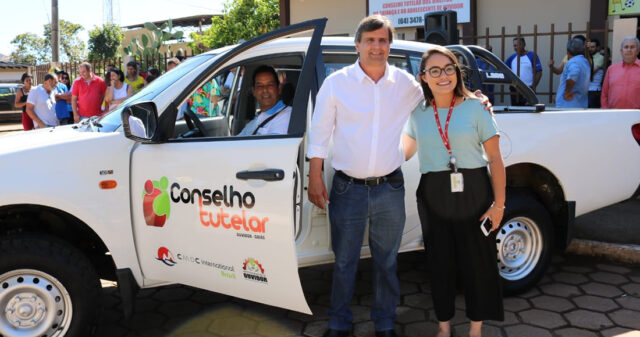 Prefeito de Ouvidor entrega veículo e reestrutura a sede do Conselho Tutelar