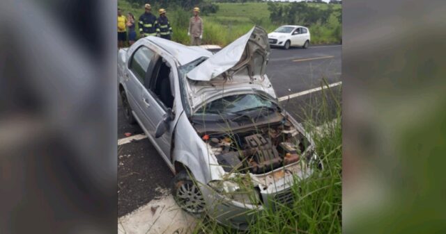 Quatro pessoas ficam feridas em acidente na GO-309, entre Pires do Rio e Caldas Novas