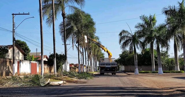 Prefeitura de Ouvidor: Ações de limpeza e manutenções são realizadas em todo município