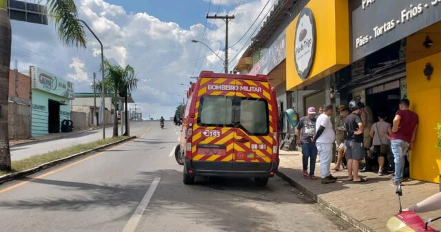Duas pessoas ficam feridas em acidente entre carro e moto