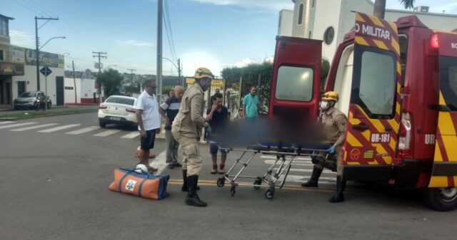 Acidente de trânsito no bairro Nossa Senhora de Fátima em Catalão, deixa uma mulher ferida